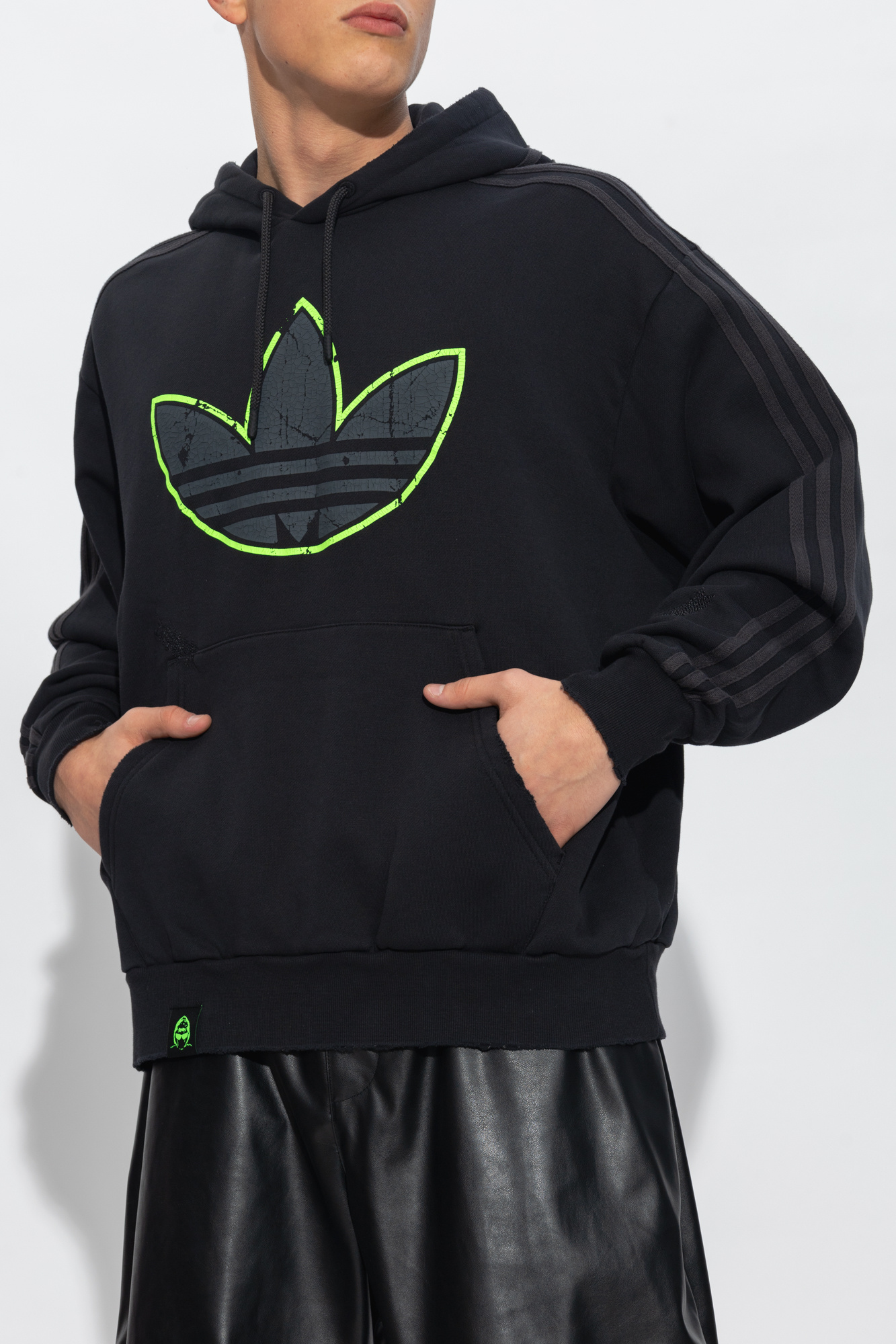 Adidas china discount hoodie que es